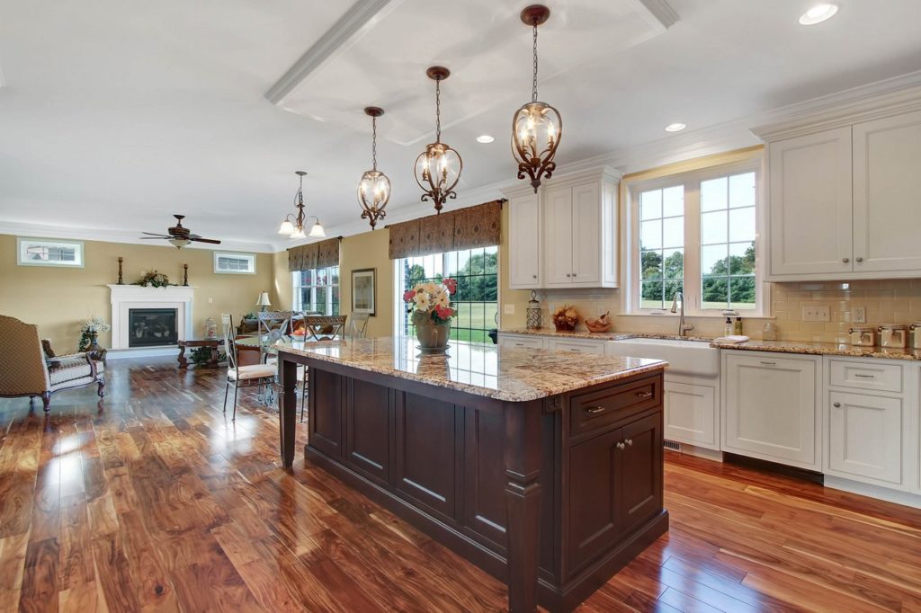 JLH CUSTOM HOME - Kitchen with custom cabinetry